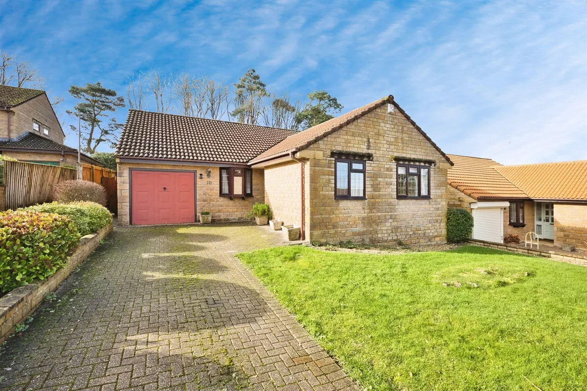 Fox Meadows, Crewkerne