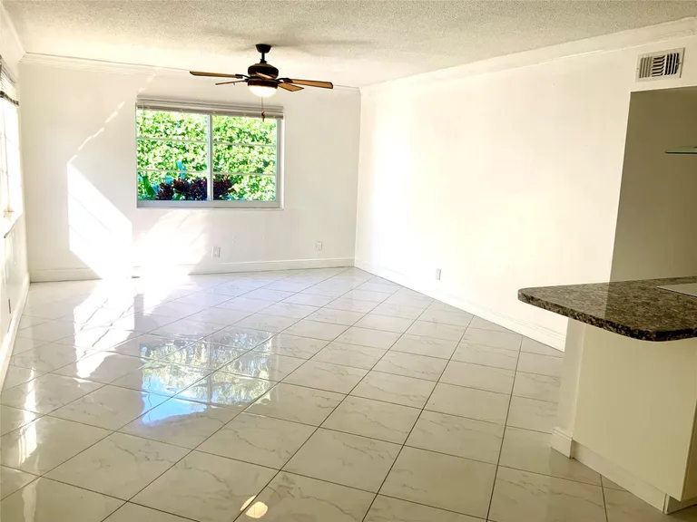 639 W Oakland Park Blvd, Oakland Park, FL 33311