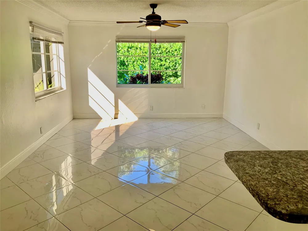 639 W Oakland Park Blvd, Oakland Park, FL 33311