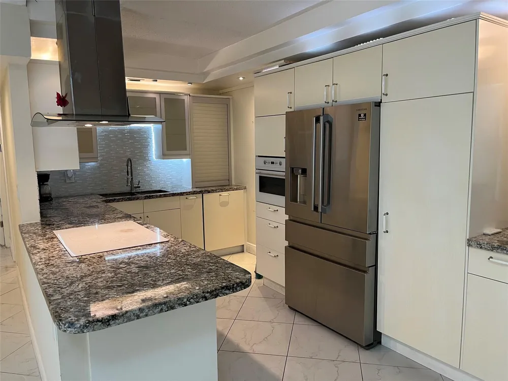 639 W Oakland Park Blvd, Oakland Park, FL 33311