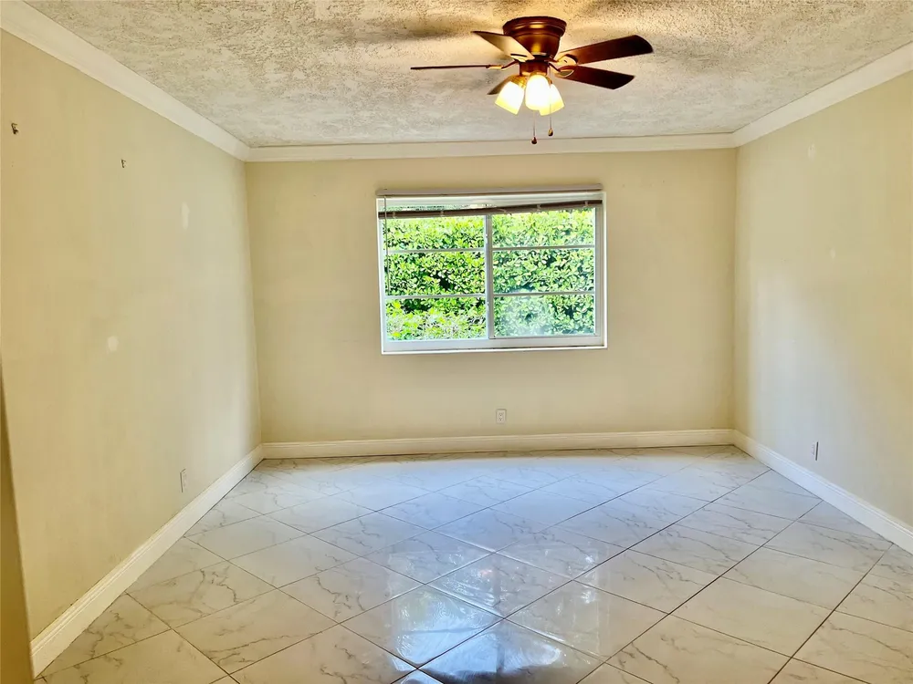 639 W Oakland Park Blvd, Oakland Park, FL 33311