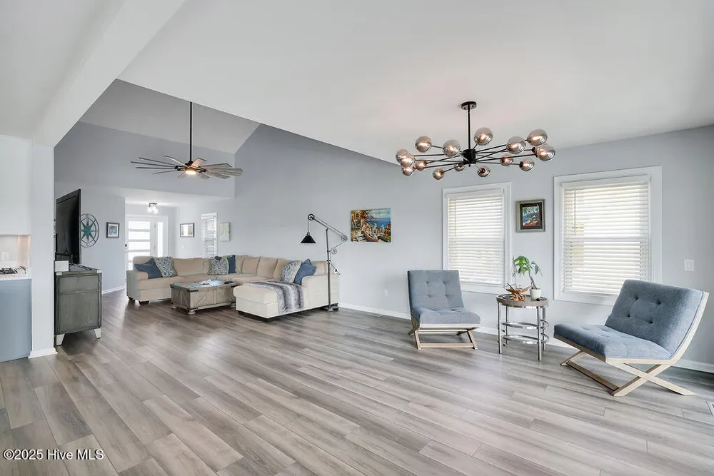822 Cutter Ct, Kure Beach, NC 28449