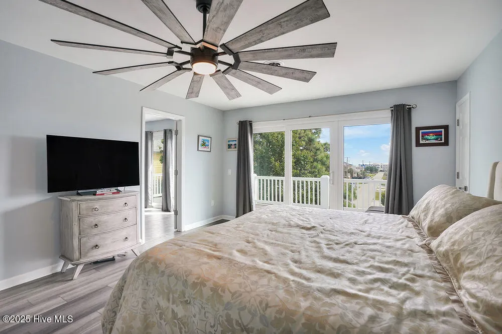822 Cutter Ct, Kure Beach, NC 28449