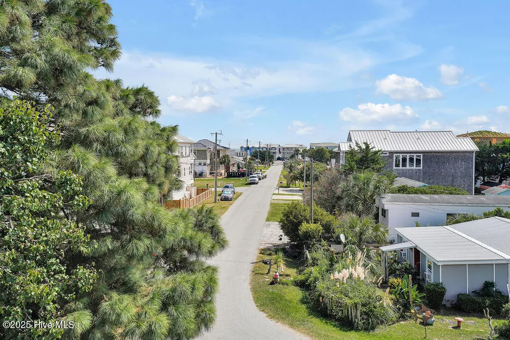 822 Cutter Ct, Kure Beach, NC 28449
