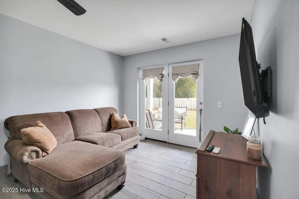 822 Cutter Ct, Kure Beach, NC 28449