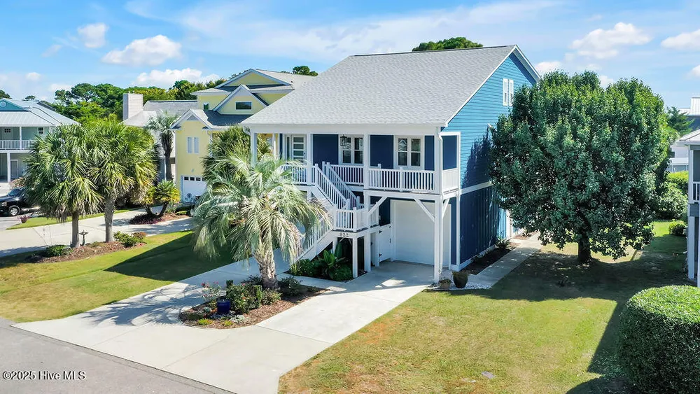 822 Cutter Ct, Kure Beach, NC 28449
