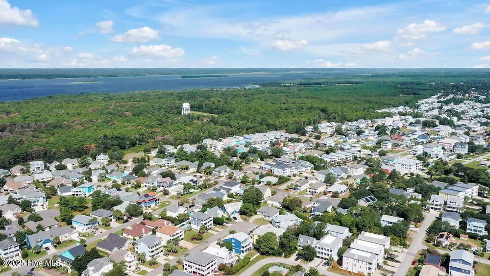 822 Cutter Ct, Kure Beach, NC 28449