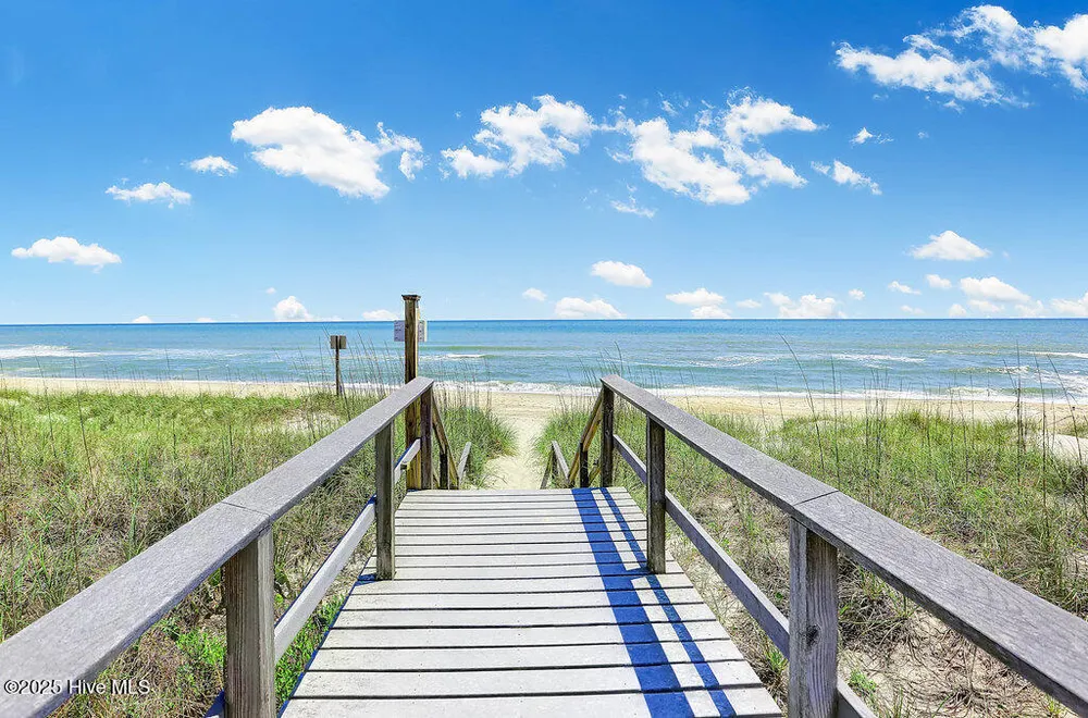 822 Cutter Ct, Kure Beach, NC 28449