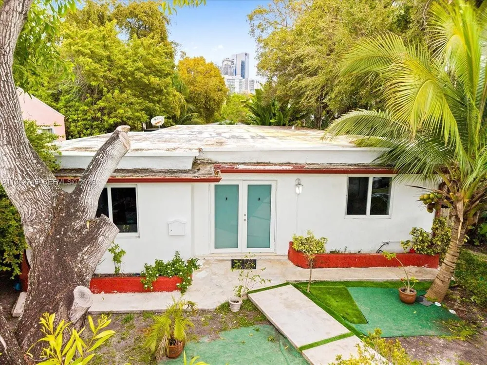 321 SW 19th Rd, Miami, FL 33129