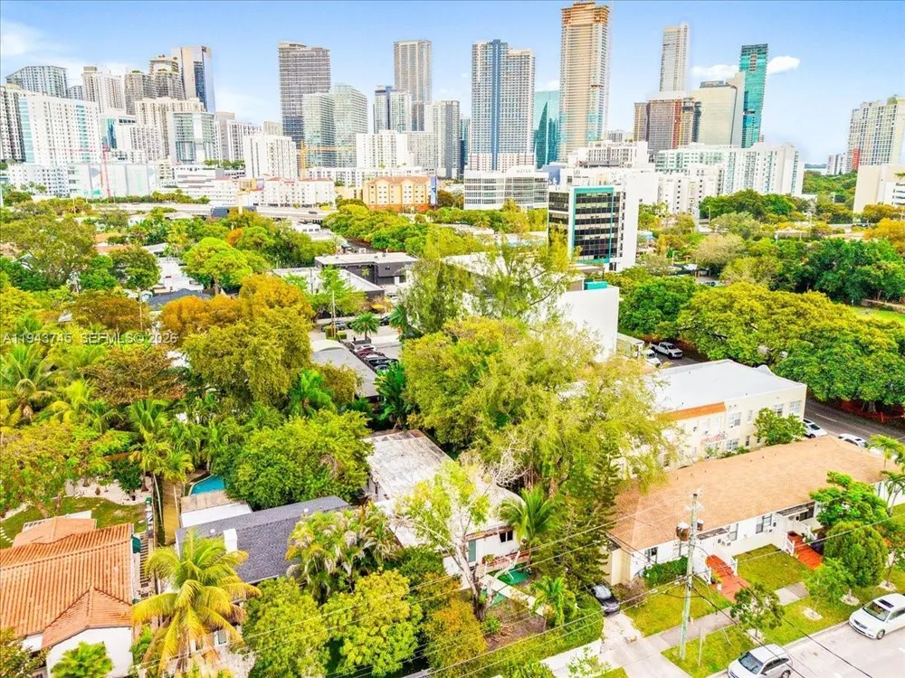 321 SW 19th Rd, Miami, FL 33129
