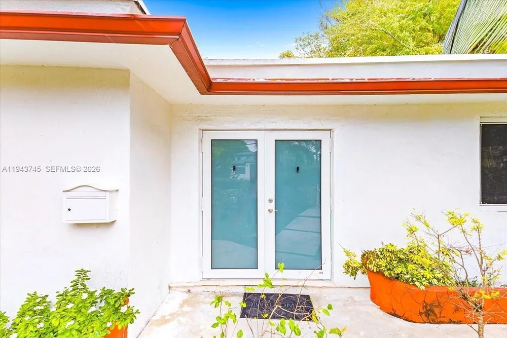 321 SW 19th Rd, Miami, FL 33129