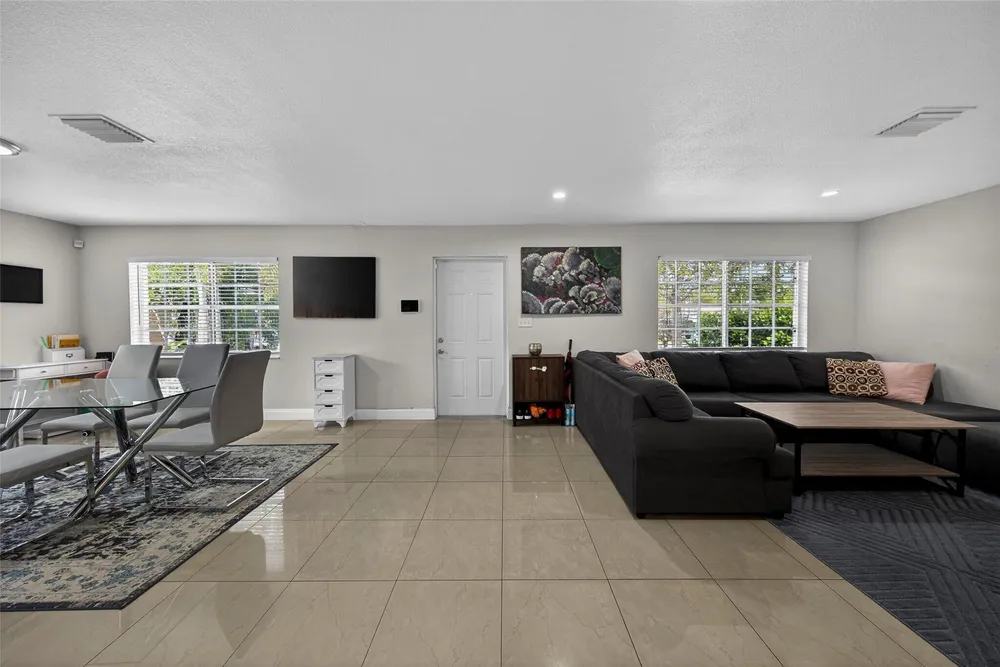 348 NW 40th Ct, Fort Lauderdale, FL 33309