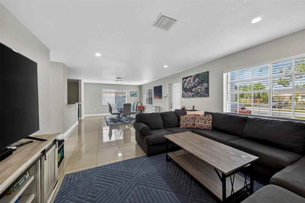 348 NW 40th Ct, Fort Lauderdale, FL 33309