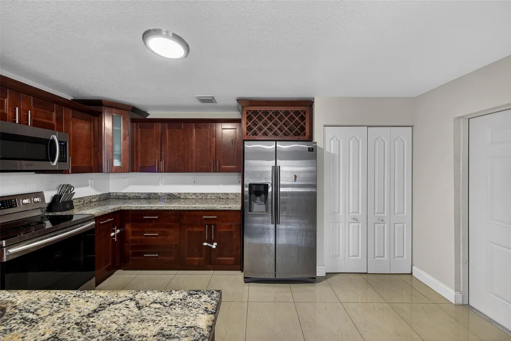 348 NW 40th Ct, Fort Lauderdale, FL 33309