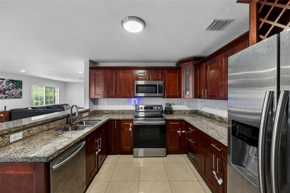 348 NW 40th Ct, Fort Lauderdale, FL 33309