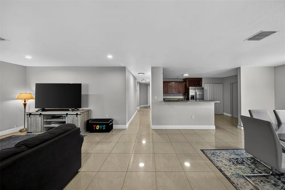 348 NW 40th Ct, Fort Lauderdale, FL 33309