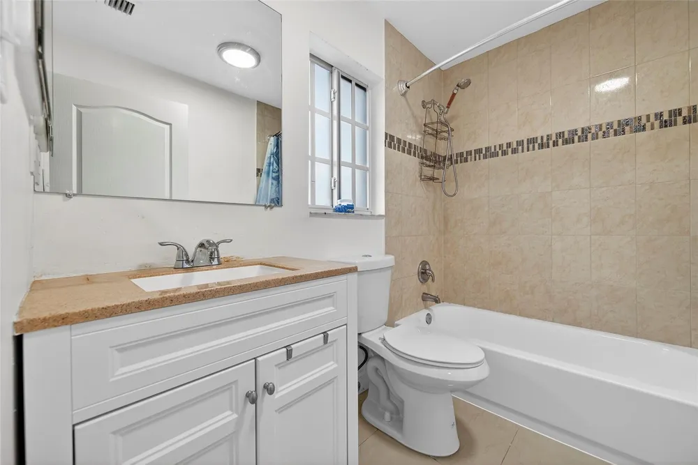 348 NW 40th Ct, Fort Lauderdale, FL 33309