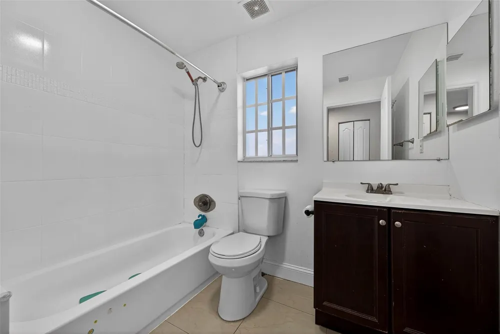 348 NW 40th Ct, Fort Lauderdale, FL 33309