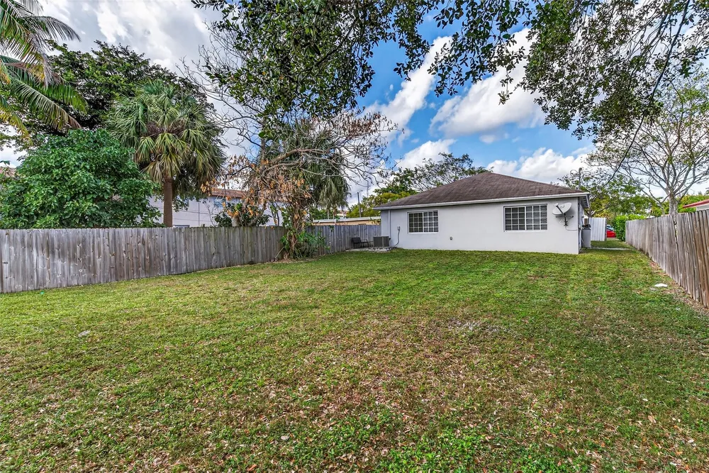 348 NW 40th Ct, Fort Lauderdale, FL 33309