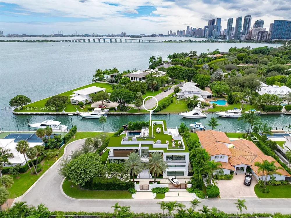 790 Lake Rd, Miami, FL 33137