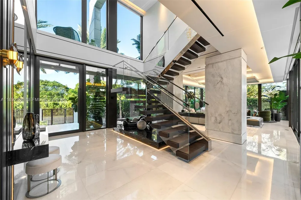 790 Lake Rd, Miami, FL 33137