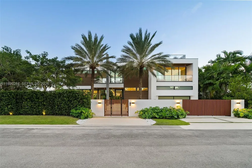 790 Lake Rd, Miami, FL 33137