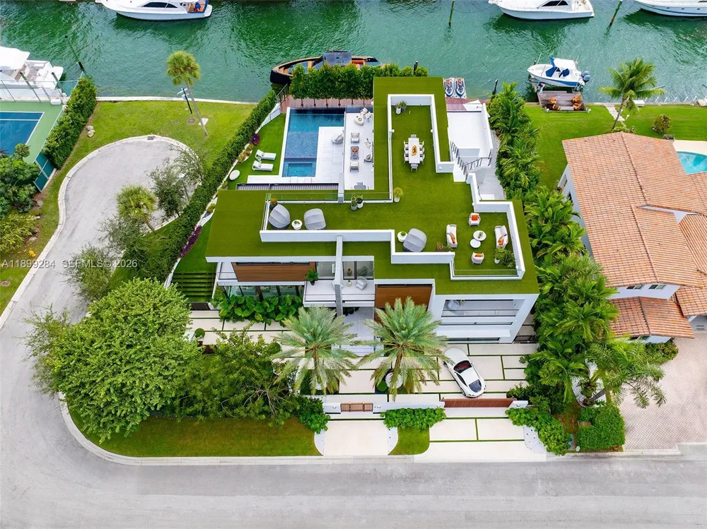 790 Lake Rd, Miami, FL 33137