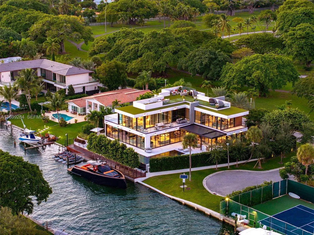 790 Lake Rd, Miami, FL 33137