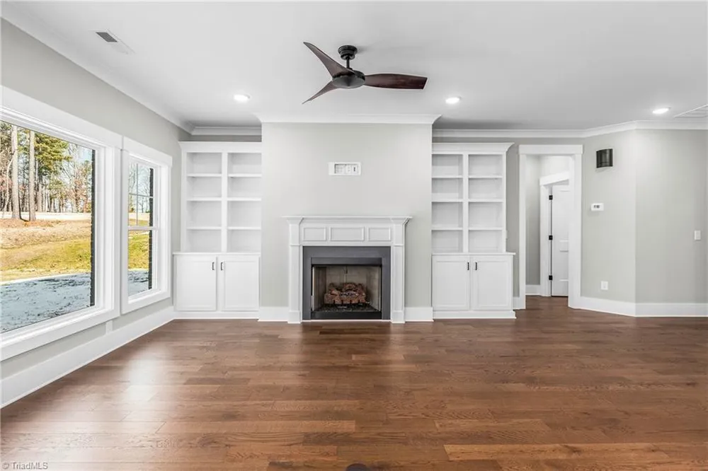298 Olde Lantarn Dr, Winston-Salem, NC 27107