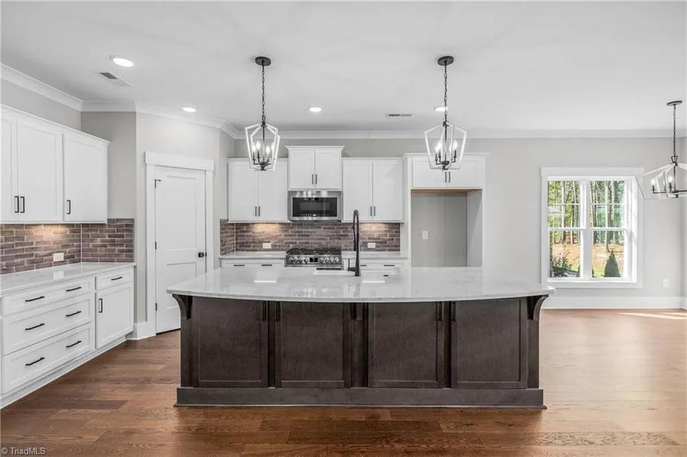 298 Olde Lantarn Dr, Winston-Salem, NC 27107