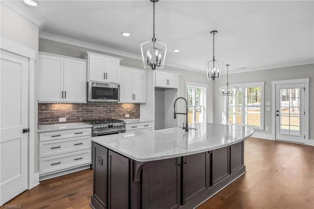298 Olde Lantarn Dr, Winston-Salem, NC 27107
