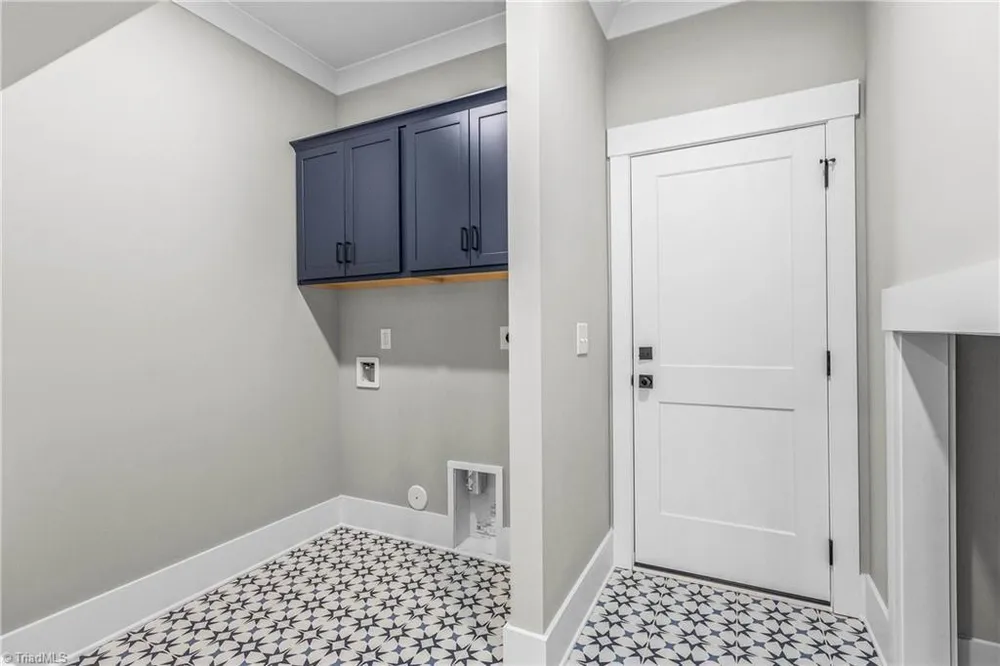 298 Olde Lantarn Dr, Winston-Salem, NC 27107