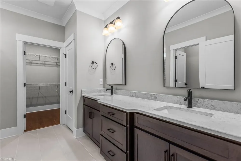 298 Olde Lantarn Dr, Winston-Salem, NC 27107