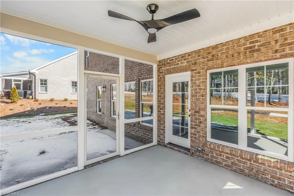298 Olde Lantarn Dr, Winston-Salem, NC 27107