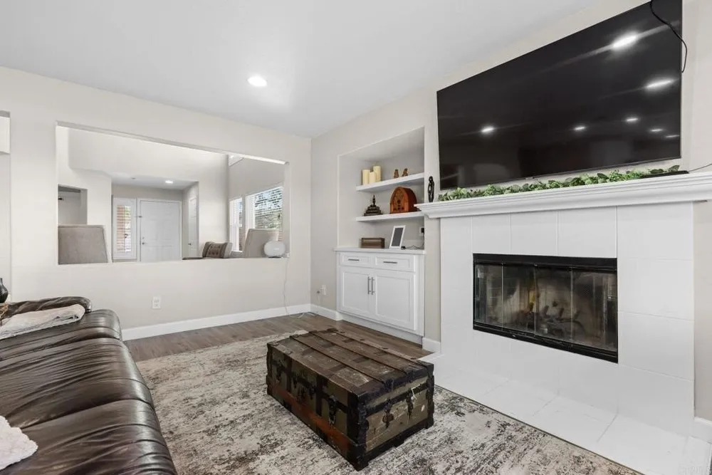 5204 Topsail Dr, San Diego, CA 92154