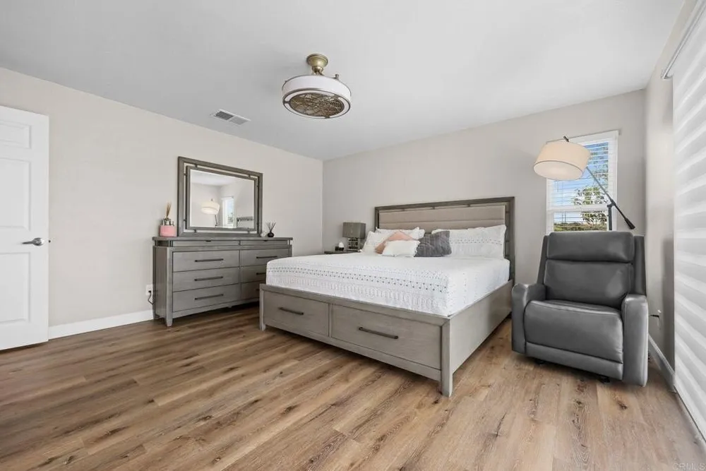 5204 Topsail Dr, San Diego, CA 92154