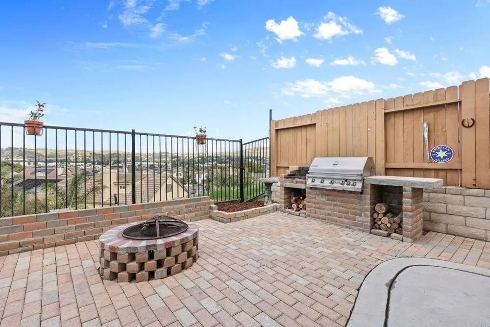 5204 Topsail Dr, San Diego, CA 92154