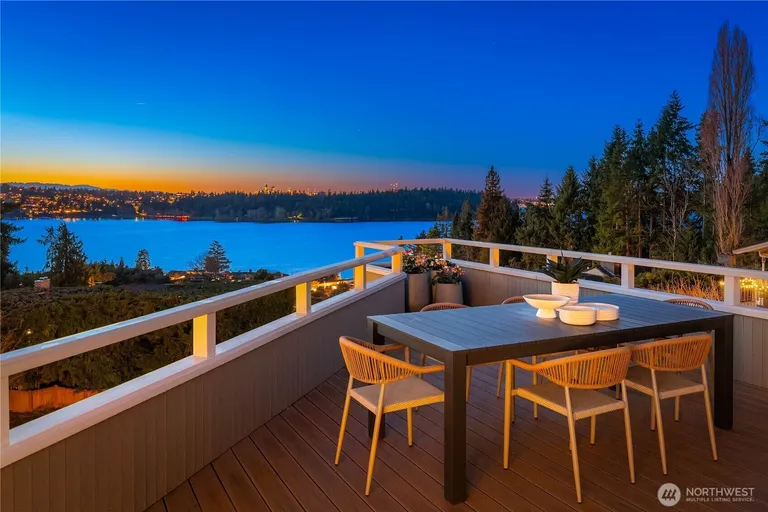 7580 SE 71st St, Mercer Island, WA 98040
