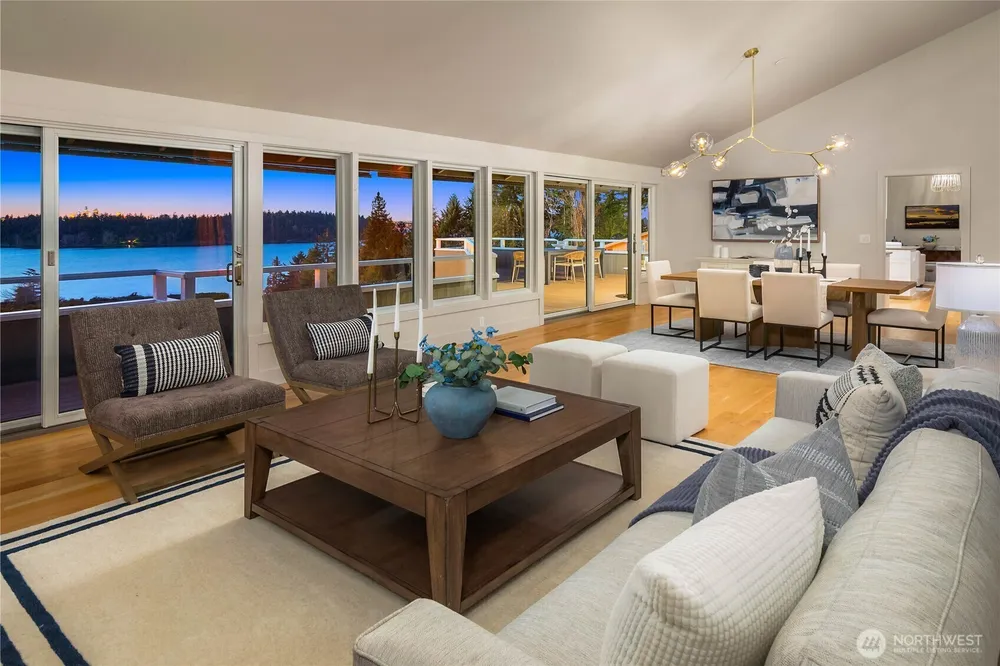 7580 SE 71st St, Mercer Island, WA 98040