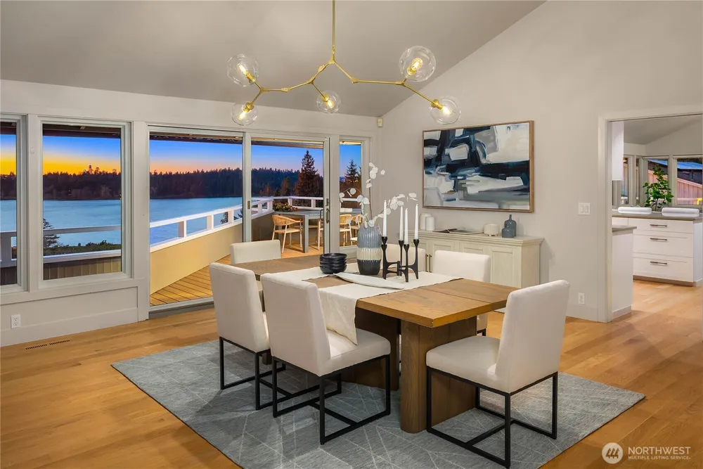 7580 SE 71st St, Mercer Island, WA 98040