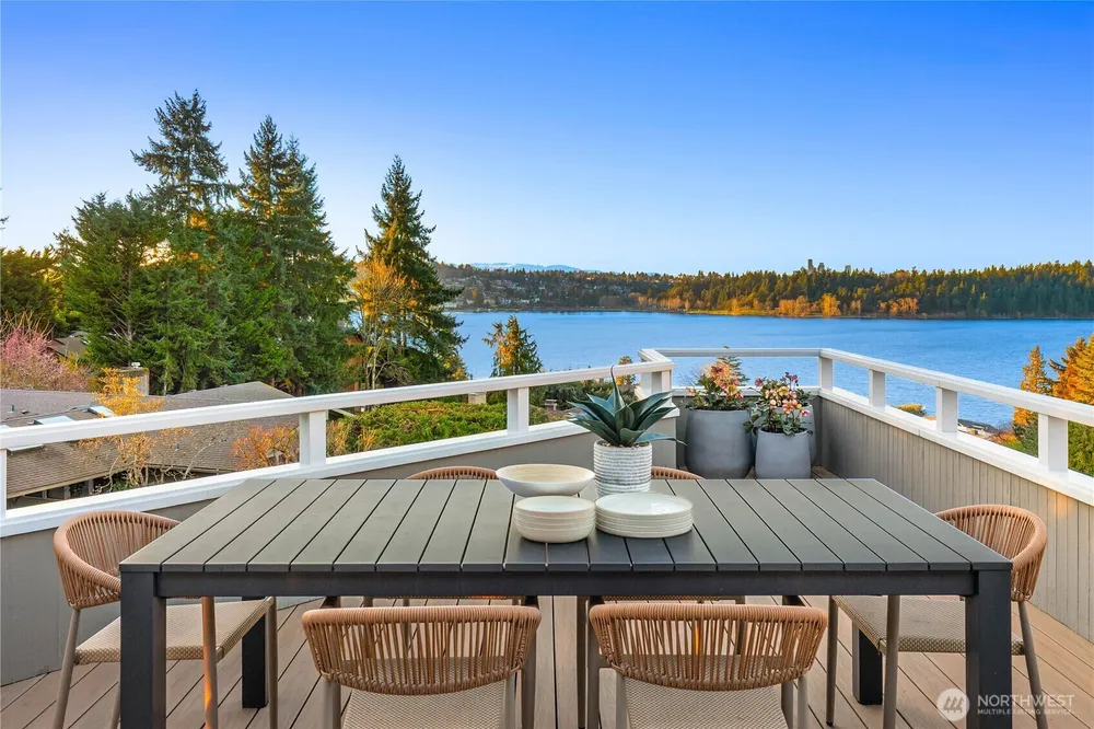 7580 SE 71st St, Mercer Island, WA 98040