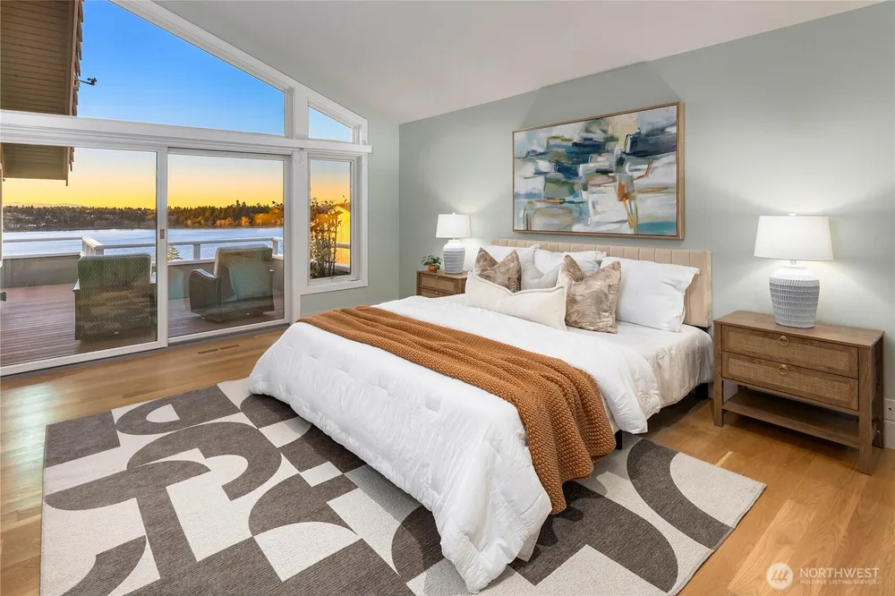 7580 SE 71st St, Mercer Island, WA 98040