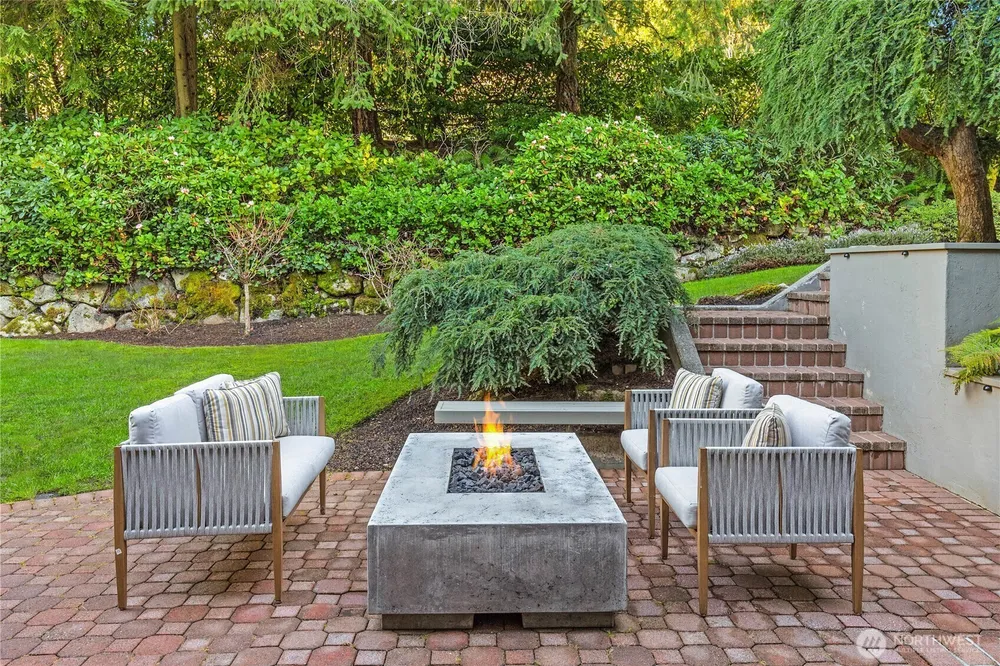 7580 SE 71st St, Mercer Island, WA 98040