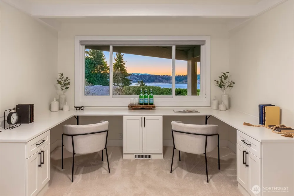 7580 SE 71st St, Mercer Island, WA 98040