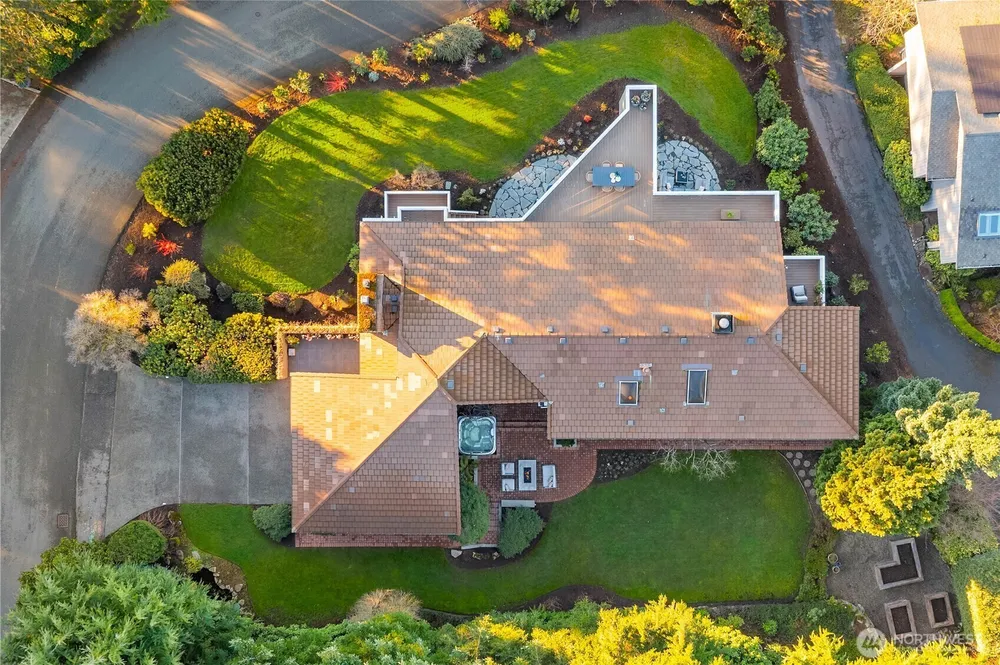 7580 SE 71st St, Mercer Island, WA 98040