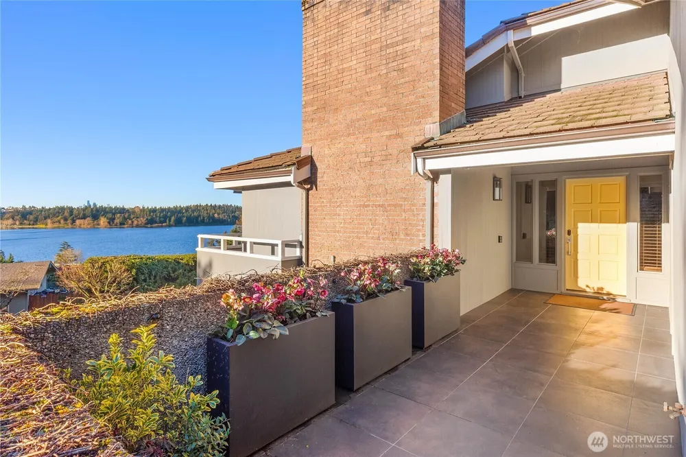 7580 SE 71st St, Mercer Island, WA 98040