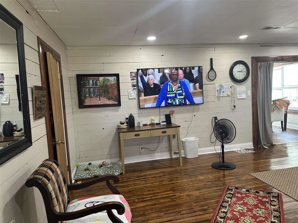 551 N Crocker St, Sulphur, LA 70663