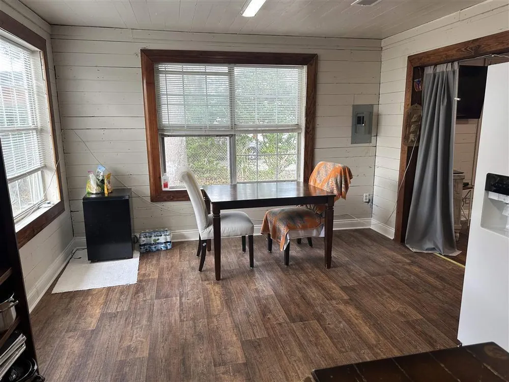 551 N Crocker St, Sulphur, LA 70663