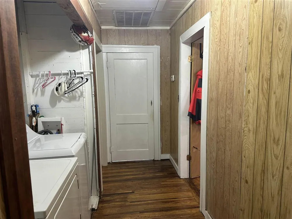 551 N Crocker St, Sulphur, LA 70663