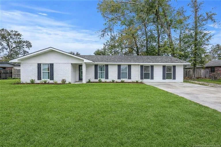 1600 Anita St, Sulphur, LA 70663